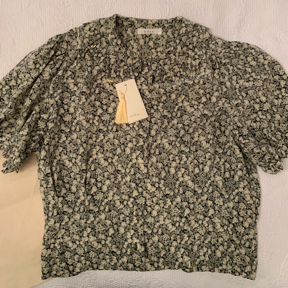 Doen silk blouse Large Dust bag & tassel included Excellent condition